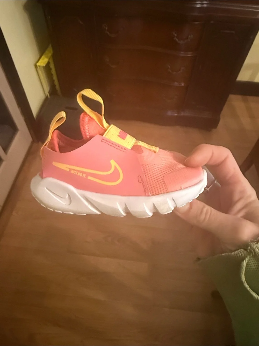 Nike slip design